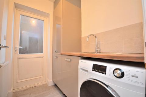 9 Cape Close, Colchester, CO3 4LX