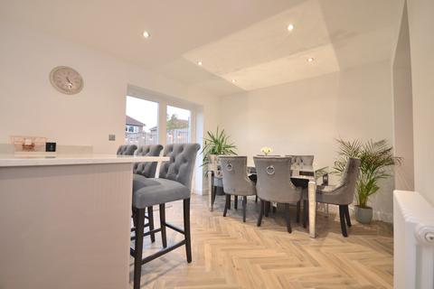 9 Cape Close, Colchester, CO3 4LX