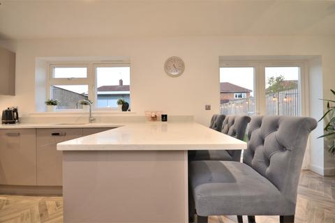 9 Cape Close, Colchester, CO3 4LX