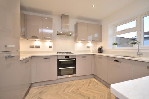 9 Cape Close, Colchester, CO3 4LX