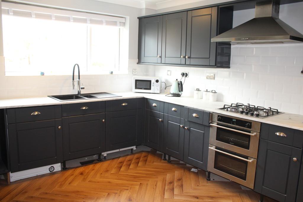 Malvern Park Avenue, Solihull 2 bed apartment £1,195 pcm (£276 pw)