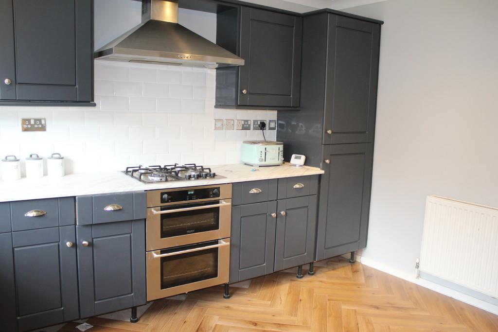 Malvern Park Avenue, Solihull 2 bed apartment £1,195 pcm (£276 pw)