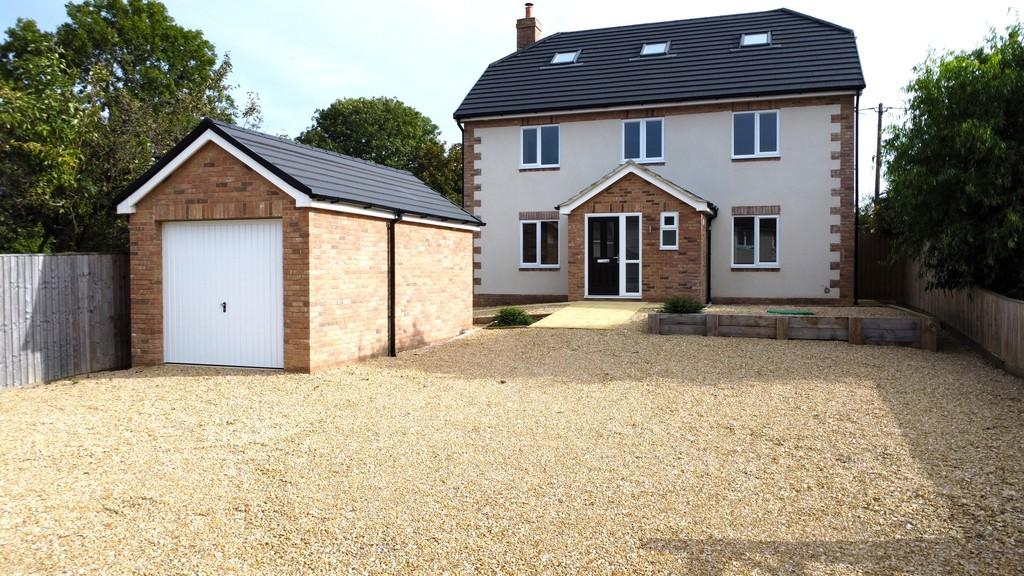 Redhills, Broad Town 5 bed detached house for sale £600,000