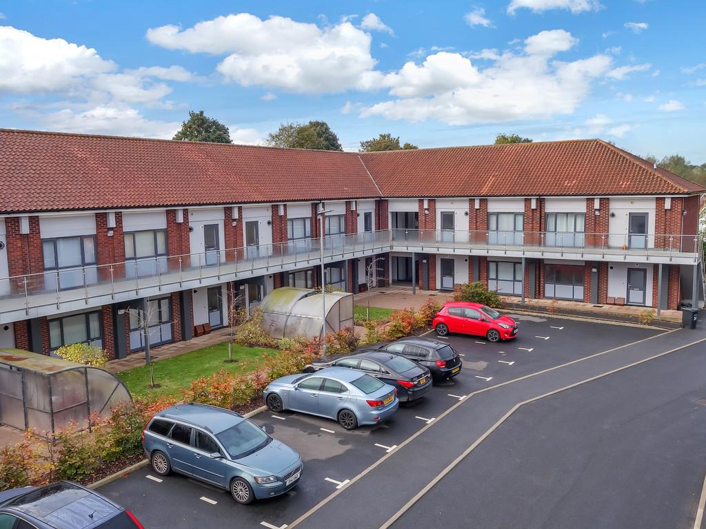 Ames Court Bury St Edmunds 2 Bed Apartment For Sale £250 000