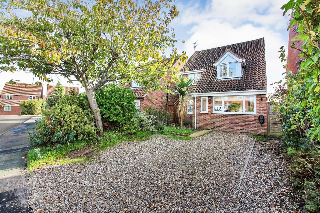 Links Way, Thurlton, Norwich 3 bed detached house for sale £265,000