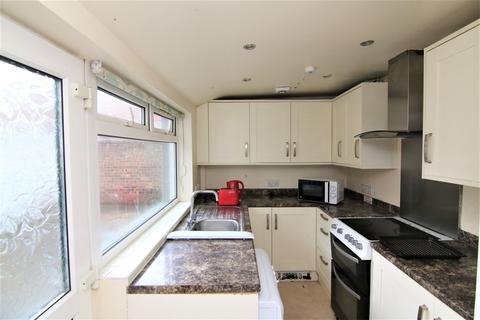 4 bedroom terraced house to rent, Lightfoot Street, Hoole, Chester