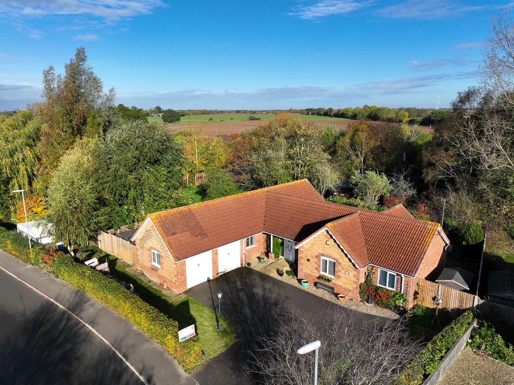 Kiln Drive, Tydd St. Mary, PE13 4 bed detached bungalow for sale £400,000