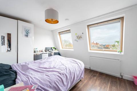 3 bedroom flat for sale - Dawes Road, Fulham, London, SW6