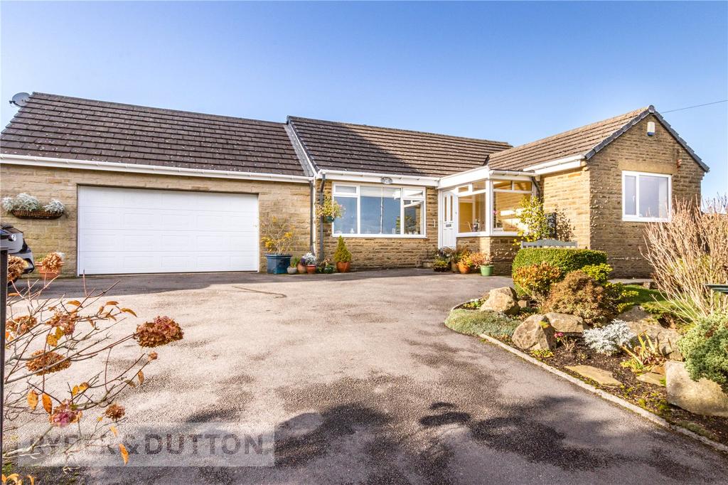 Halifax Road, Denholme, Bradford, West Yorkshire, BD13 2 bed bungalow