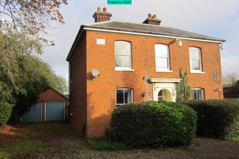 4 bedroom detached house to rent, NORWICH ROAD, DEREHAM, NR20 3AE