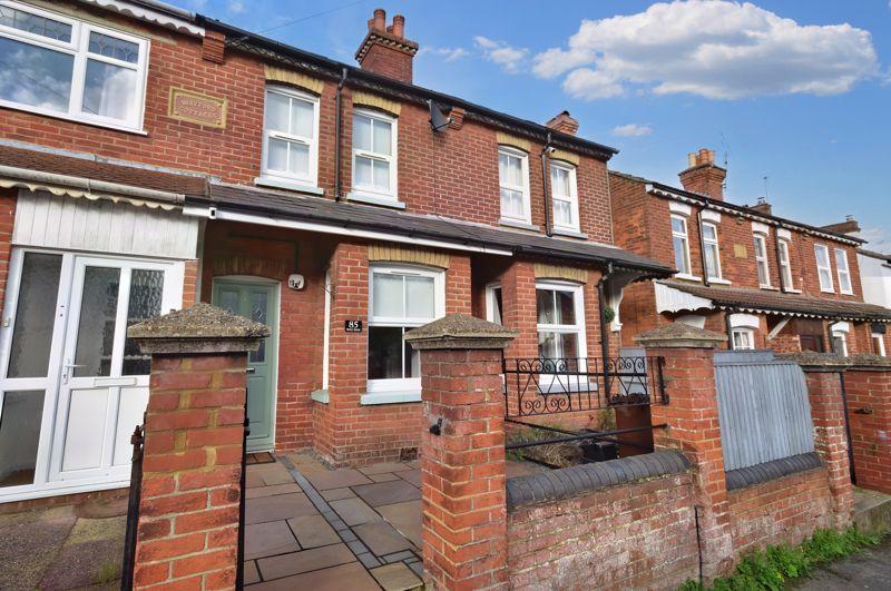 Holly Road, Aldershot 2 bed terraced house £290,000