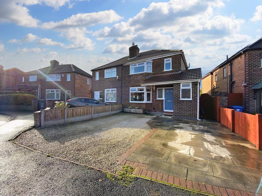 Cawthorne Avenue, Grappenhall... 3 bed semidetached house £300,000