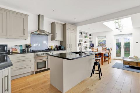 13 Raymond Avenue, London, W13 9UY