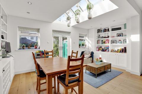 13 Raymond Avenue, London, W13 9UY