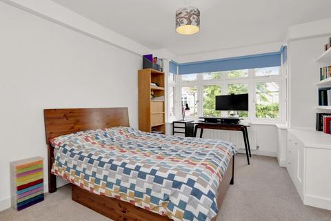 13 Raymond Avenue, London, W13 9UY