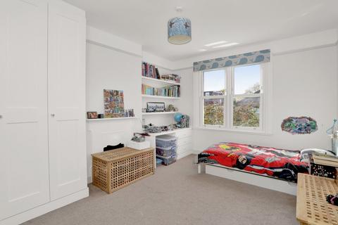 13 Raymond Avenue, London, W13 9UY