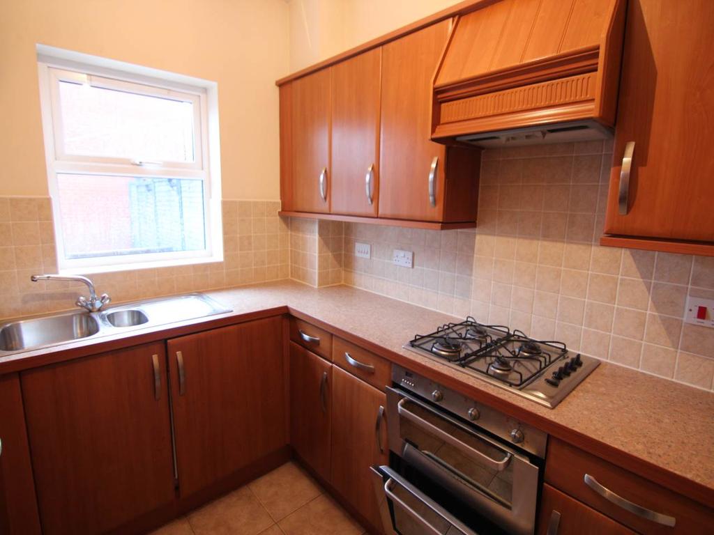 Longridge Way, Weston Village... 5 bed townhouse £1,250 pcm (£288 pw)