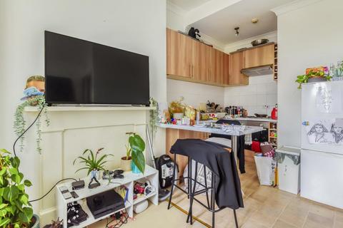 2 bedroom flat for sale, Greyhound Road, Fulham