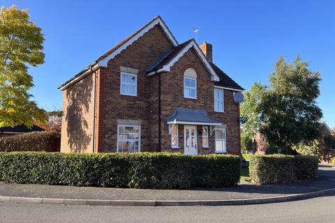 4 bedroom detached house to rent, Meadow Dale Drive, Admaston, Telford