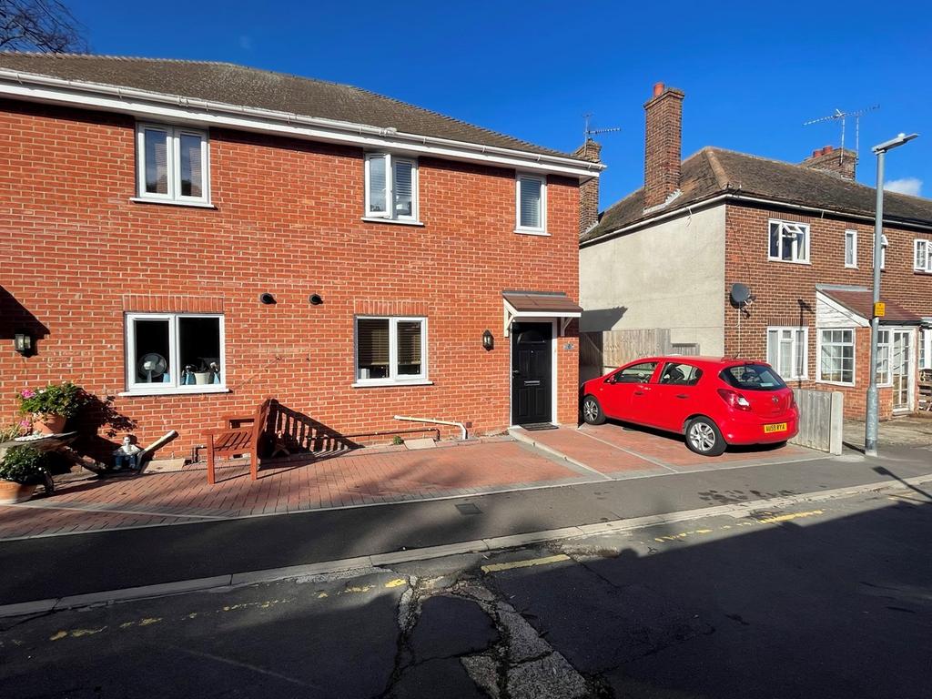 St. Botolph's Terrace, Walton on the Naze, CO14 3 bed semidetached house for sale £280,000