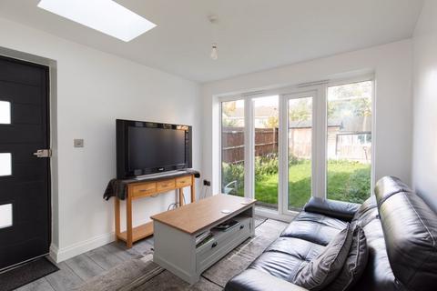 20a Canon Road, Bromley, BR1 2SN