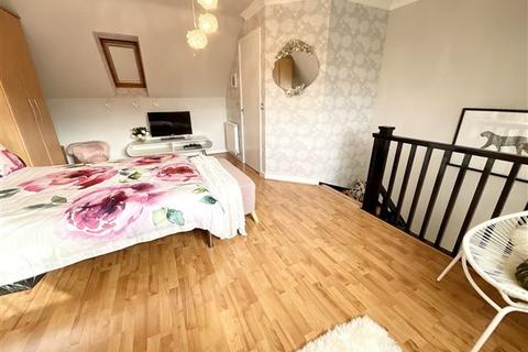 12 Blue Mans Way, Catcliffe, Rotherham, S60 5UR
