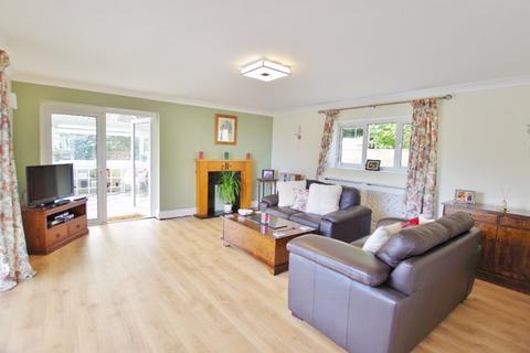 1 Grattons Drive, Lynton, EX35 6LW