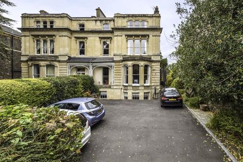 3 bedroom apartment for sale - Tyndalls Park Road, Clifton
