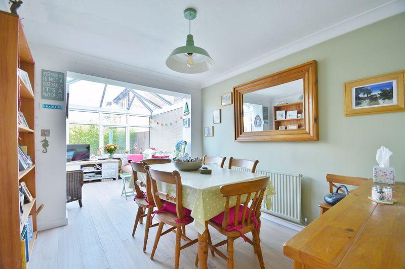 Vane Road, Thame 3 bed semidetached house £440,000