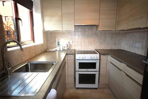 3 bedroom terraced house to rent, Darlington Close, Amersham, Buckinghamshire, HP6