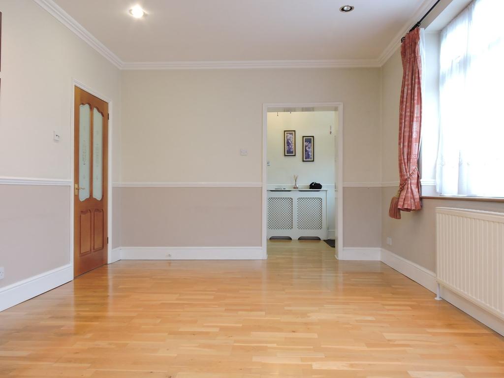 Lodge Crescent, Waltham Cross, Hertfordshire, EN8 5 bed semidetached