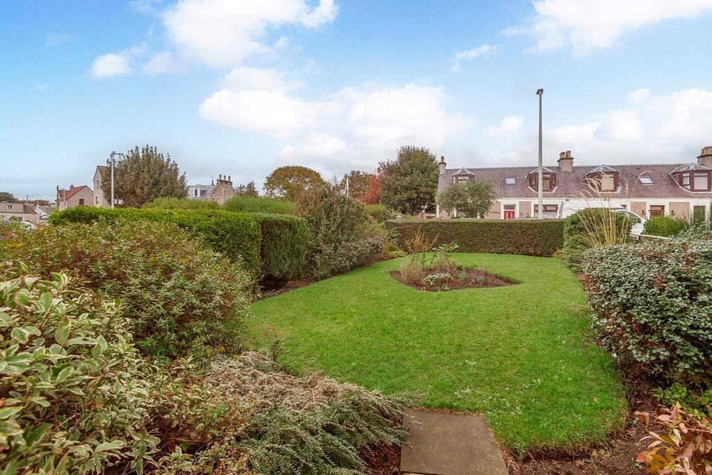Leven Road, Kennoway, Leven, KY8 2 bed flat £65,000