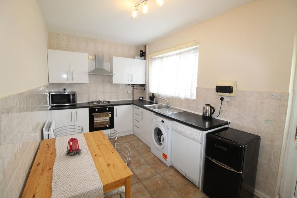 Park Drive, Baldock 3 bed house £1,200 pcm (£277 pw)