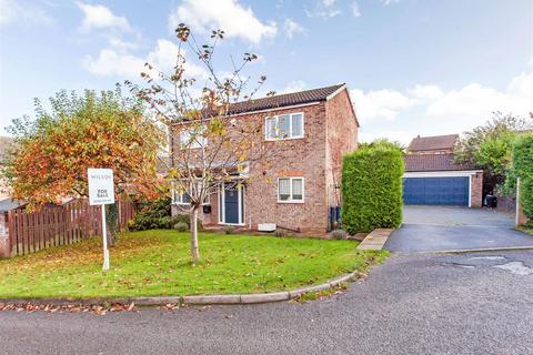 3 bedroom detached house for sale - Briardene Close, Chesterfield