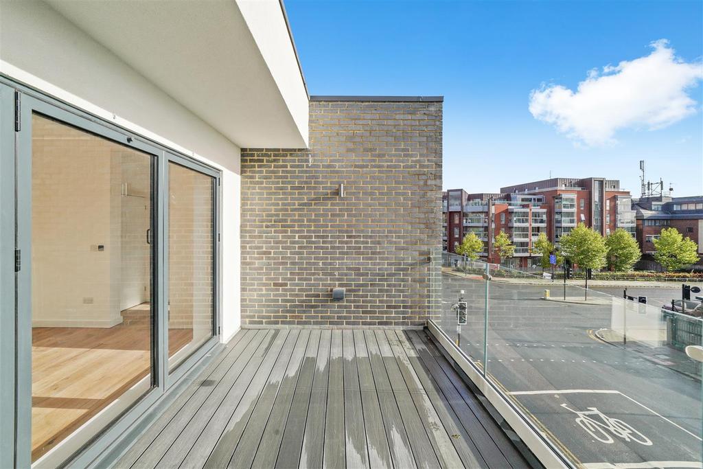Dollis Hill Lane, Cricklewood 1 bed apartment for sale £450,000