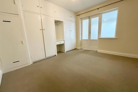 7 The Oval, Scarborough, YO11 3AP