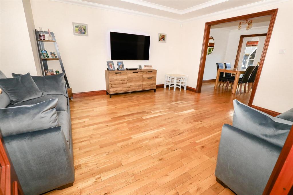 Beechwood Avenue, Glenrothes 4 bed detached house £229,995