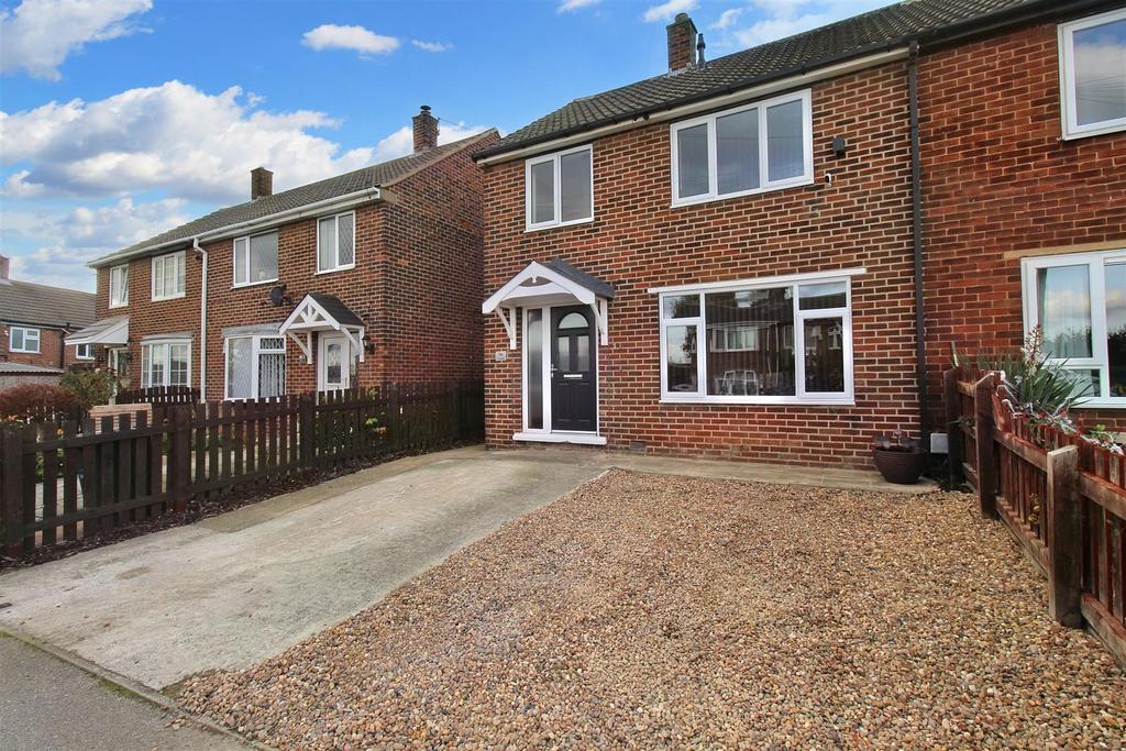 Doles Crescent, Royston, Barnsley S71 4LA 4 bed semidetached house for