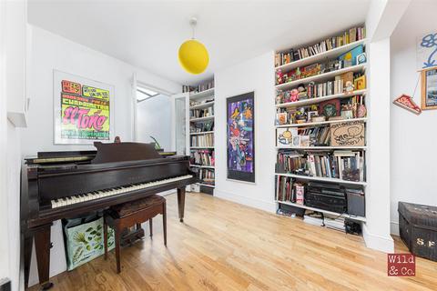 41 Kenton Road, London, E9 7AB