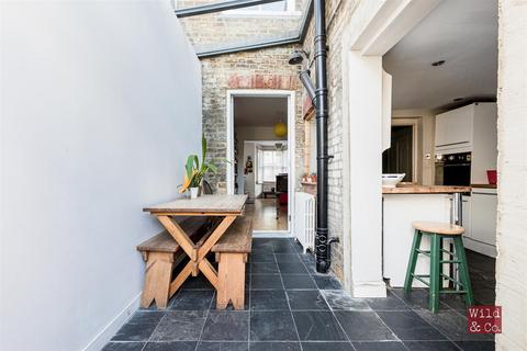 41 Kenton Road, London, E9 7AB