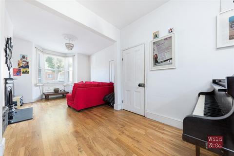 41 Kenton Road, London, E9 7AB