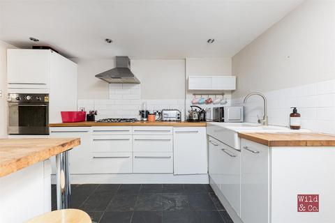 41 Kenton Road, London, E9 7AB