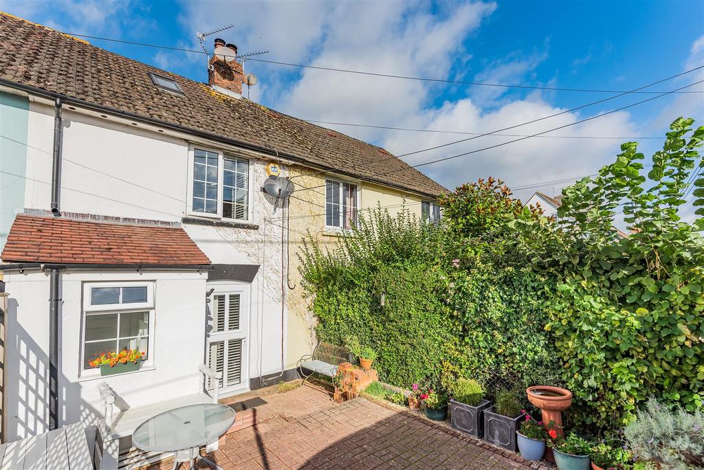 North Stroud Lane, Petersfield 2 bed terraced house £295,000