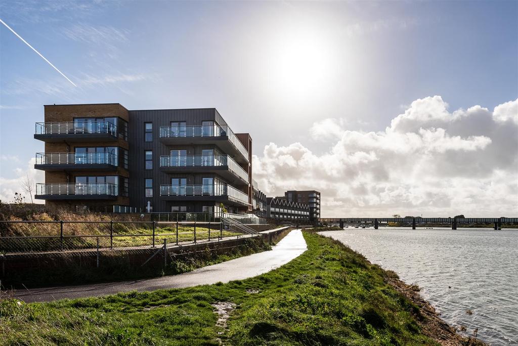 Oystercatcher Apartments, ShorehamBySea 2 bed flat for sale £375,000