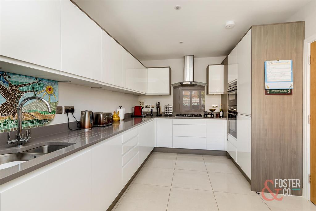Beacon Close, 8-18.JPG