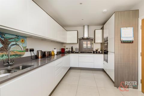 8 Beacon Close, Rottingdean, Brighton, BN2 7FY