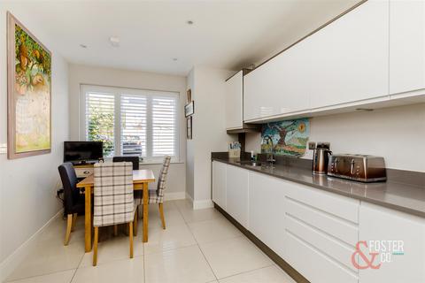 8 Beacon Close, Rottingdean, Brighton, BN2 7FY