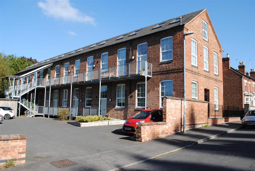 Garendon Road, Shepshed, Loughborough 2 bed apartment - £725 pcm (£167 pw)