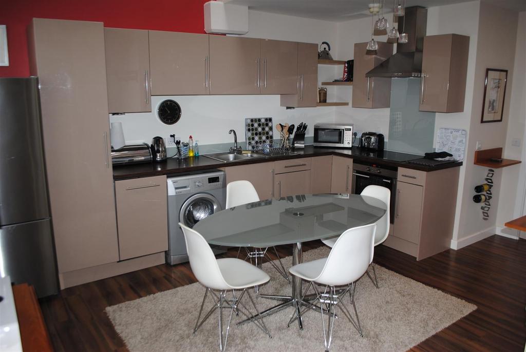 Garendon Road, Shepshed, Loughborough 2 bed apartment £725 pcm (£167 pw)