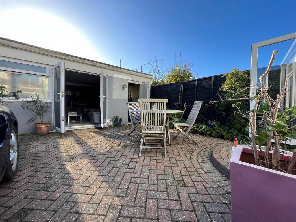 Copythorn Road, Portsmouth 4 bed end of terrace house for sale £370,000